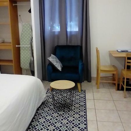 Appartement Aad1 Clamart 200 M Du Tramway T6 St Pave Blc Avec Cuisine Separee Eksteriør bilde