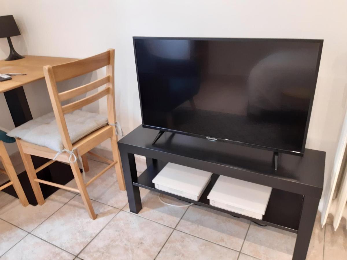 Appartement Aad1 Clamart 200 M Du Tramway T6 St Pave Blc Avec Cuisine Separee Eksteriør bilde
