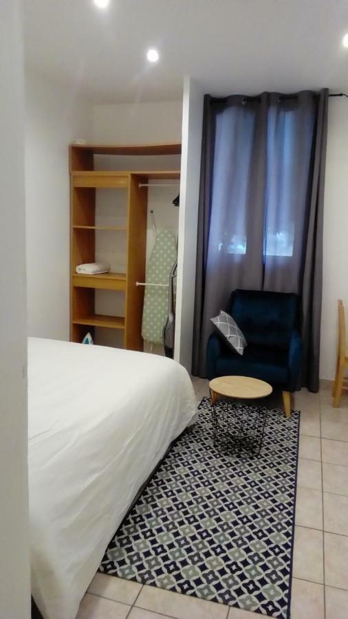 Appartement Aad1 Clamart 200 M Du Tramway T6 St Pave Blc Avec Cuisine Separee Eksteriør bilde