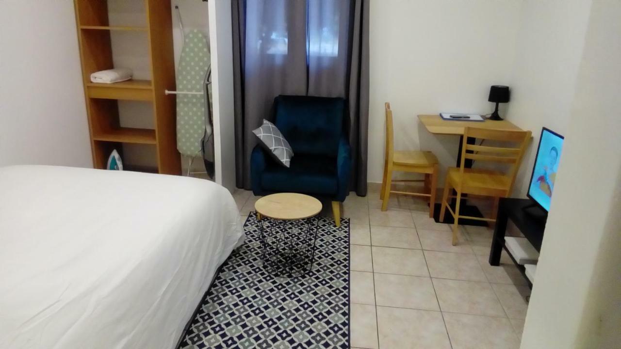 Appartement Aad1 Clamart 200 M Du Tramway T6 St Pave Blc Avec Cuisine Separee Eksteriør bilde
